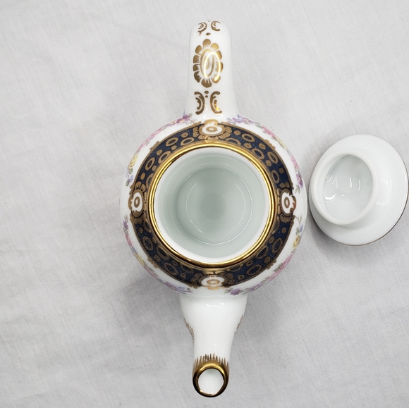 Victoria and Albert Museum Victorian Reproduction Tourney Mini Teapot England - Picture 5 of 9